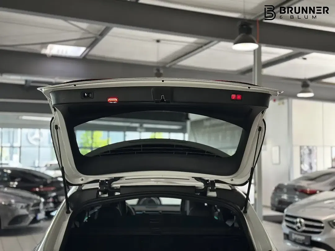 Mercedes-Benz E 300 - Thumbnail 7