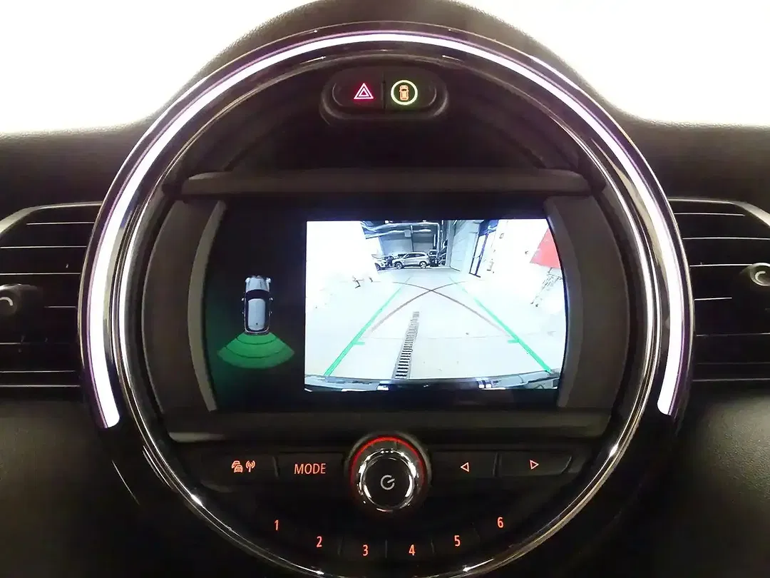 MINI Cooper SE - Thumbnail 9