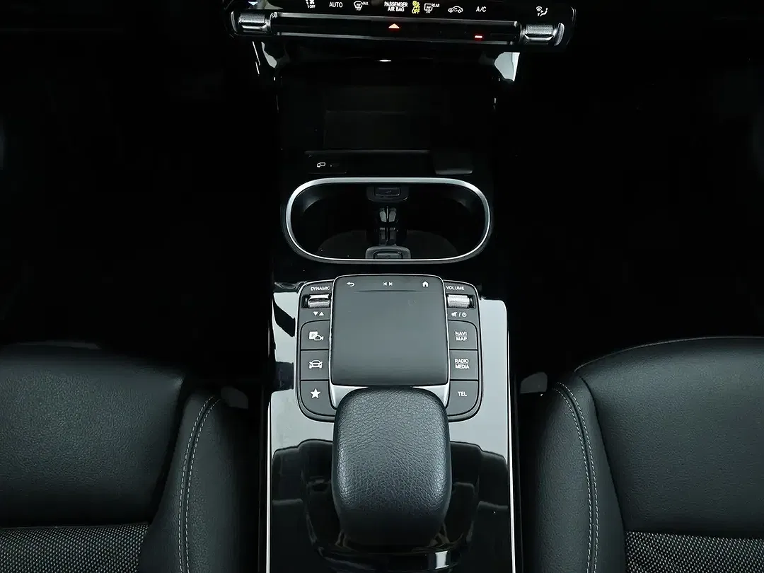Mercedes-Benz CLA 180 - Thumbnail 13