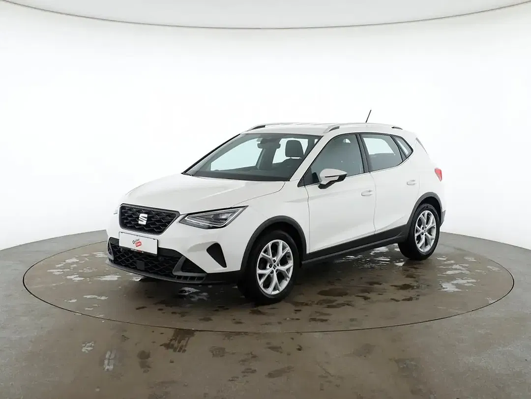 SEAT Arona - Thumbnail 1