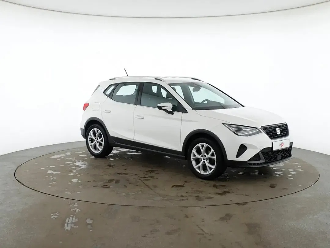 SEAT Arona - Thumbnail 2