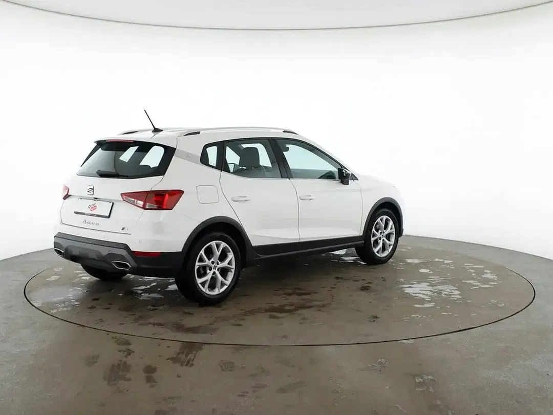 SEAT Arona - Thumbnail 4