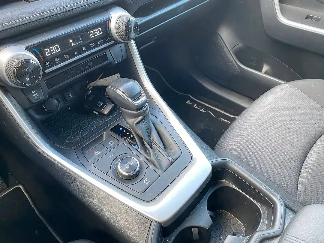 Toyota RAV 4 - Thumbnail 14