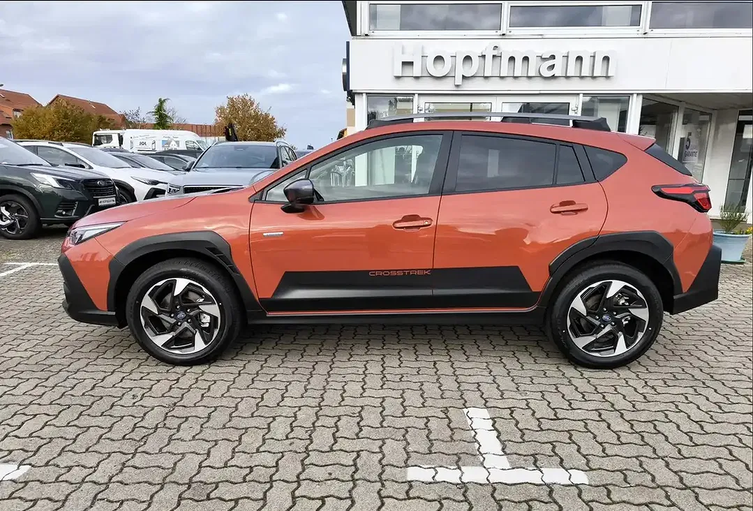 Subaru Crosstrek - Thumbnail 2