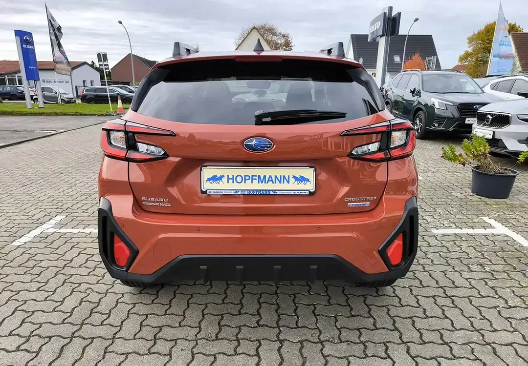 Subaru Crosstrek - Thumbnail 4