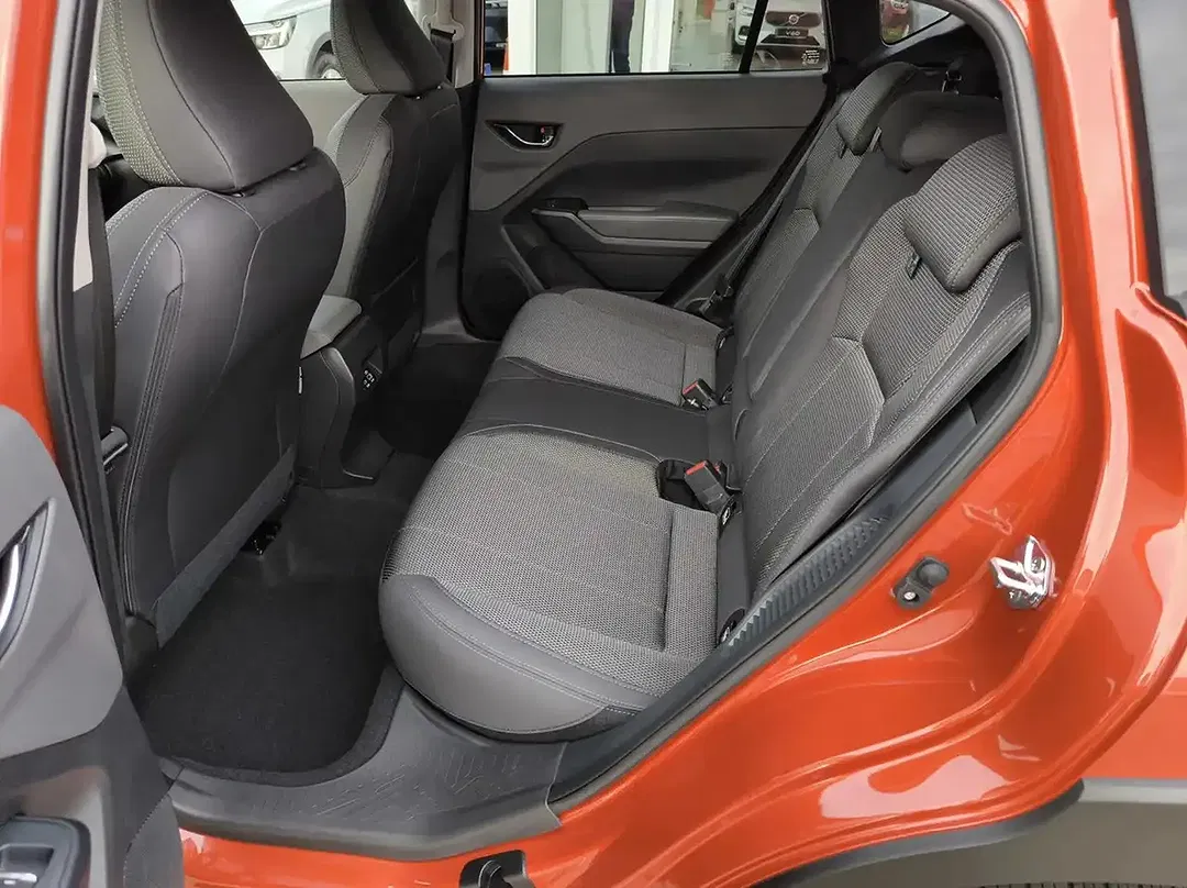 Subaru Crosstrek - Thumbnail 9