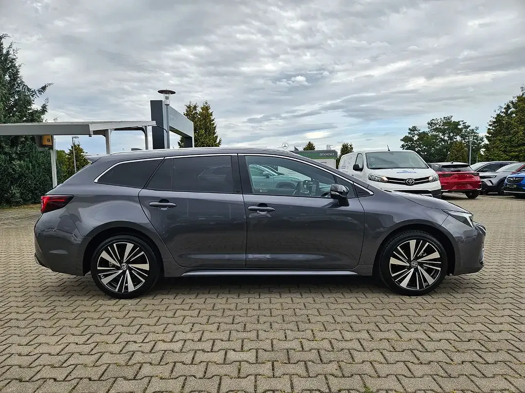 Toyota Corolla - Thumbnail 12