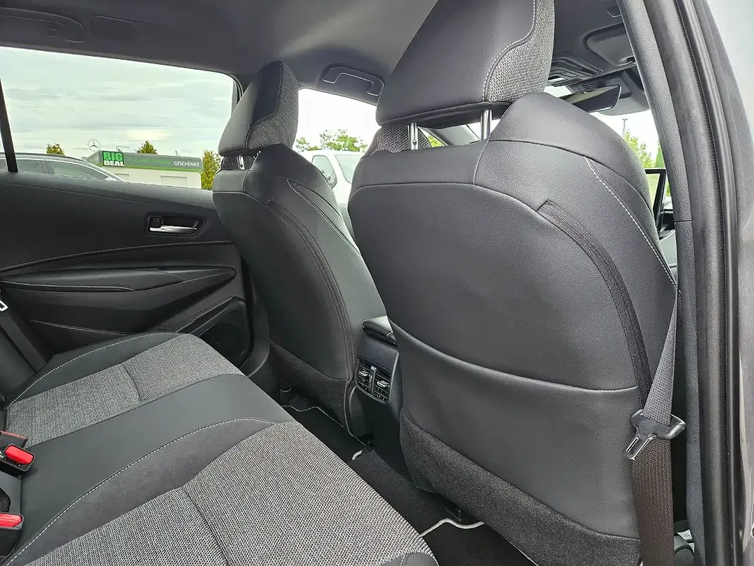 Toyota Corolla - Thumbnail 14