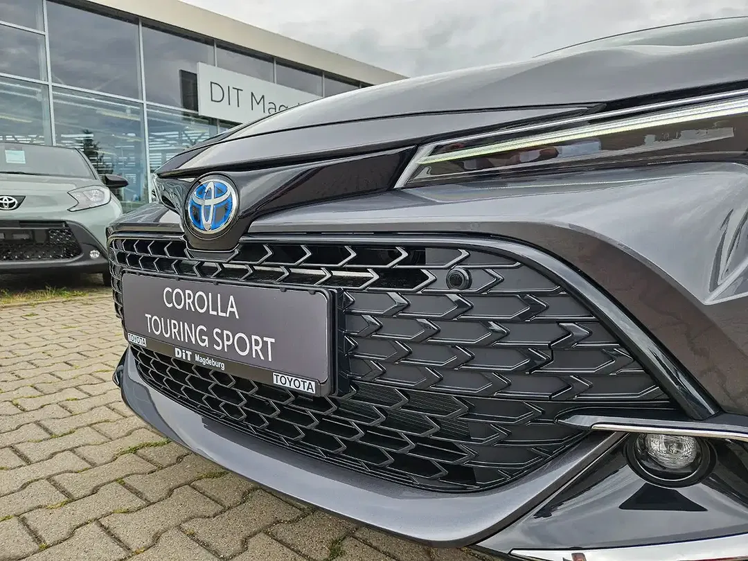 Toyota Corolla - Thumbnail 4