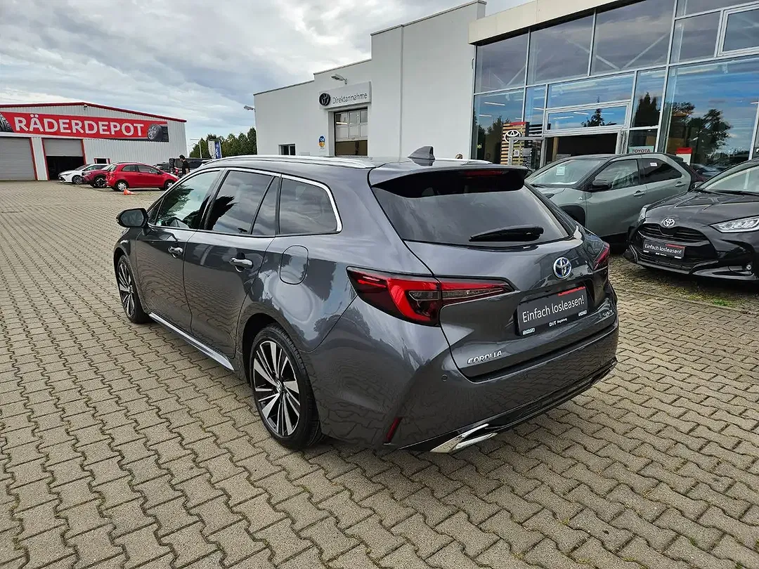 Toyota Corolla - Thumbnail 7