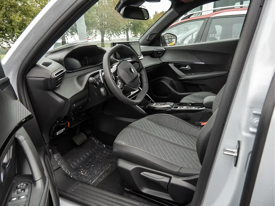 Peugeot 2008 - Thumbnail 10