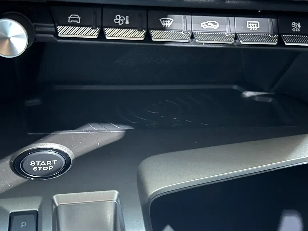 Peugeot 308 - Thumbnail 19