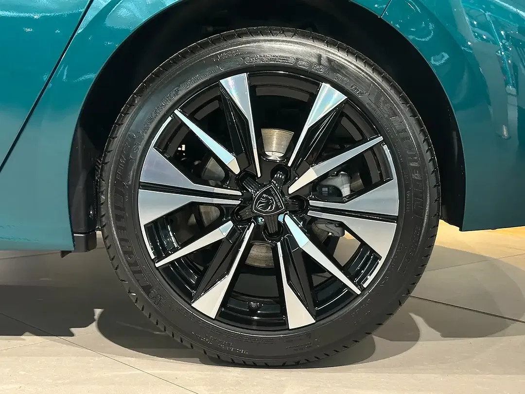 Peugeot 308 - Thumbnail 7