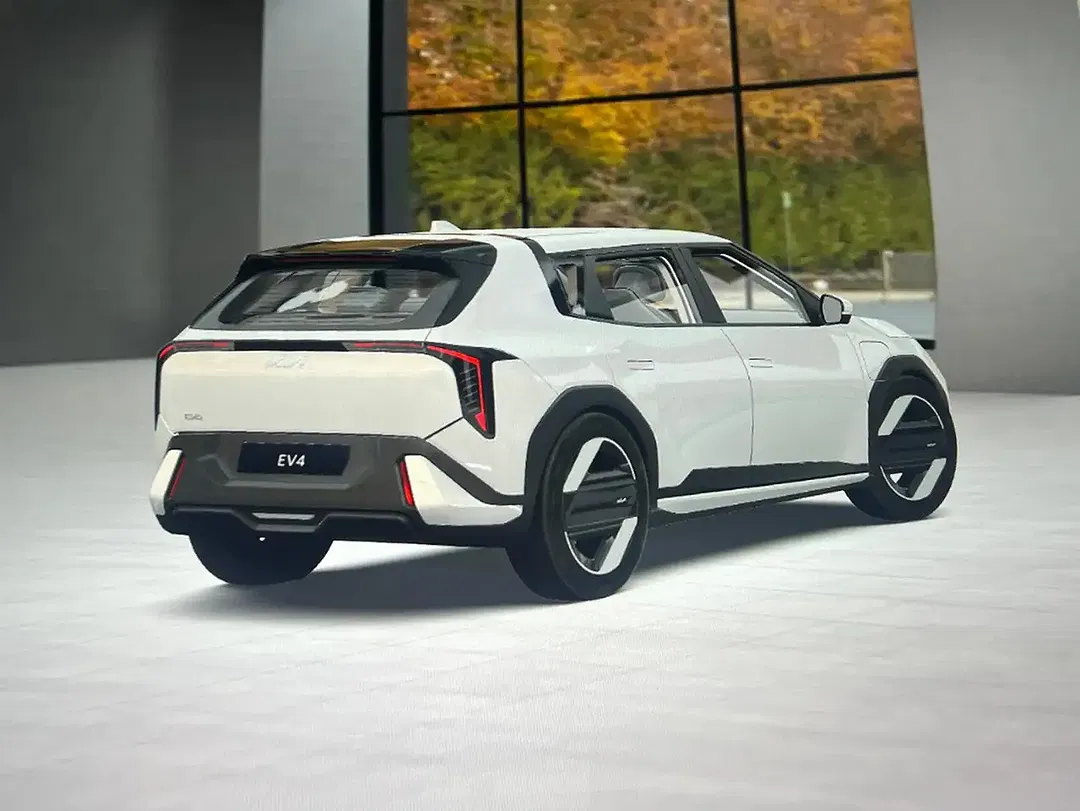 Kia EV4 - Thumbnail 5