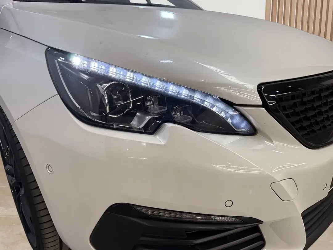 Peugeot 308 - Thumbnail 4