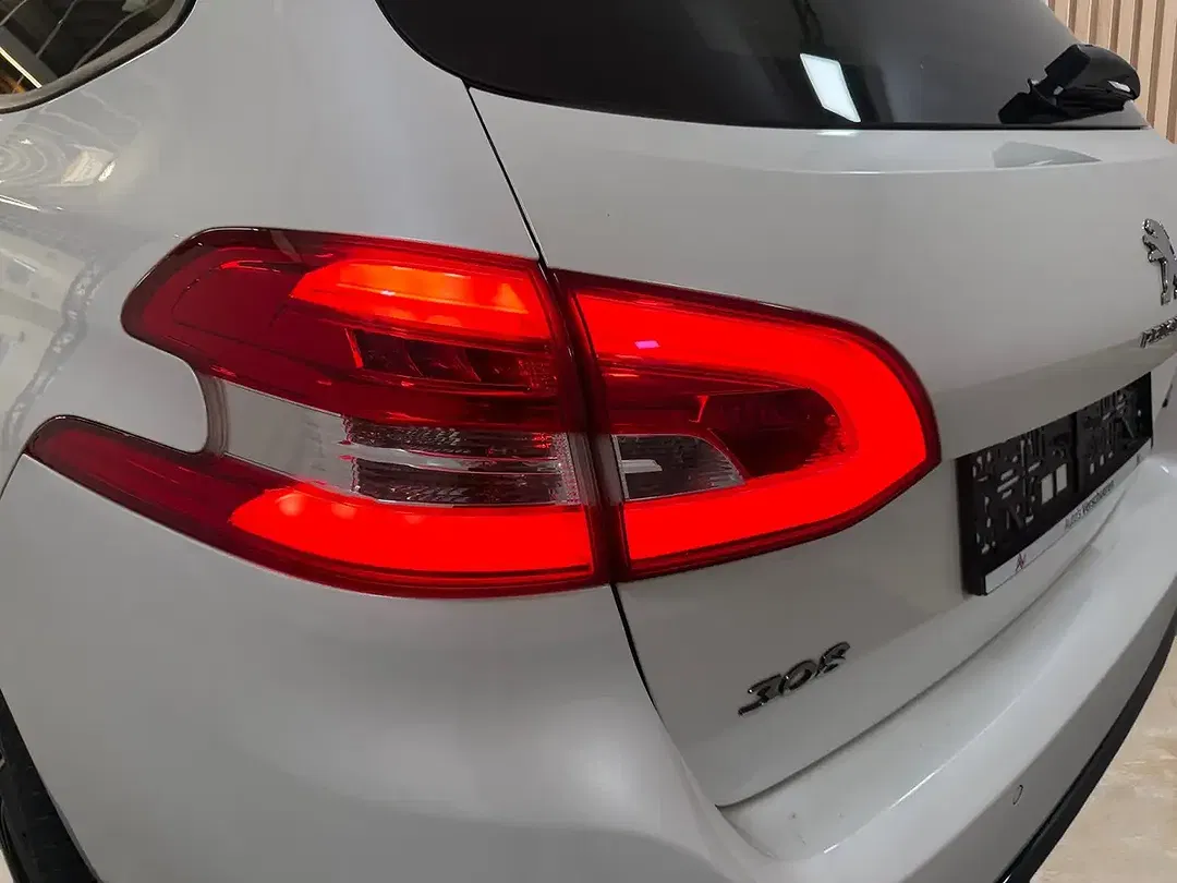 Peugeot 308 - Thumbnail 9