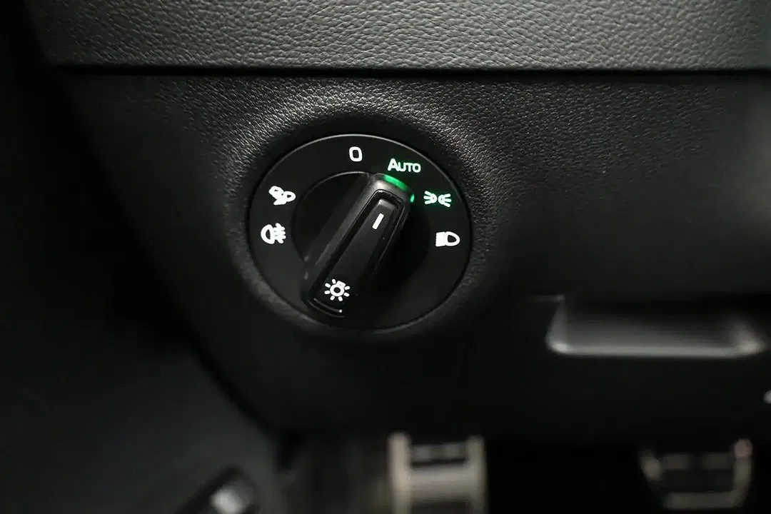 Skoda Karoq - Thumbnail 9