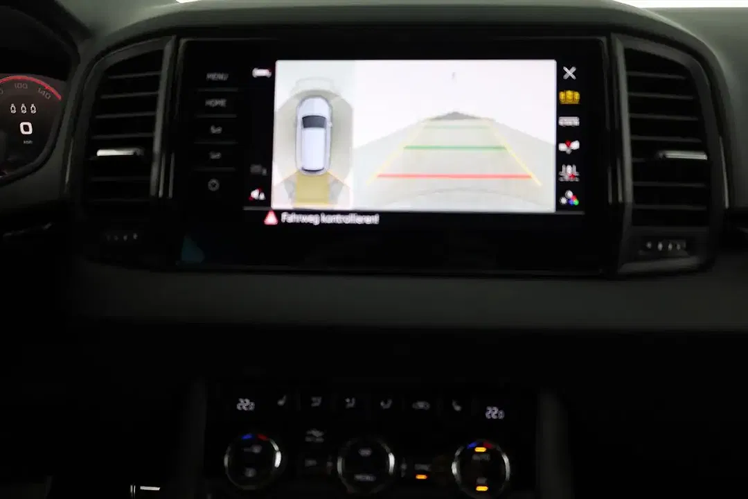 Skoda Karoq - Thumbnail 7