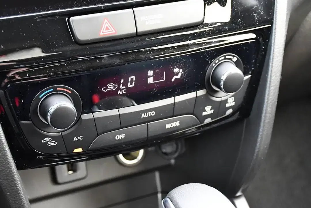 Suzuki Vitara - Thumbnail 13