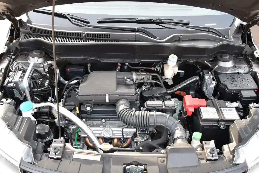 Suzuki Vitara - Thumbnail 6