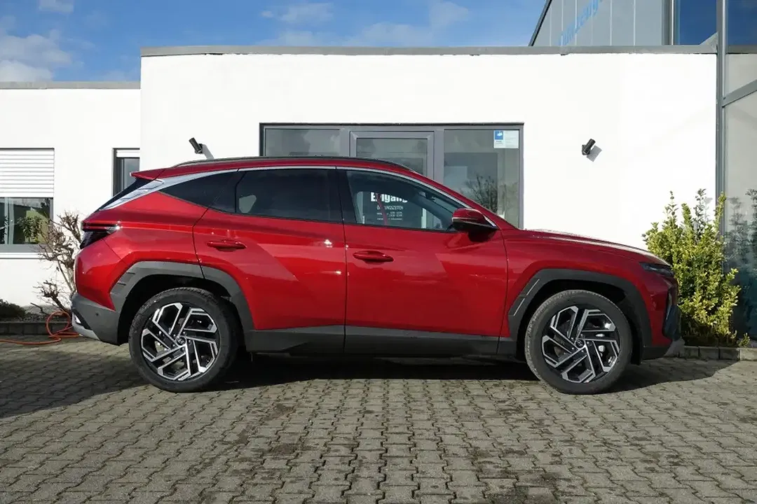 Hyundai TUCSON - Thumbnail 2