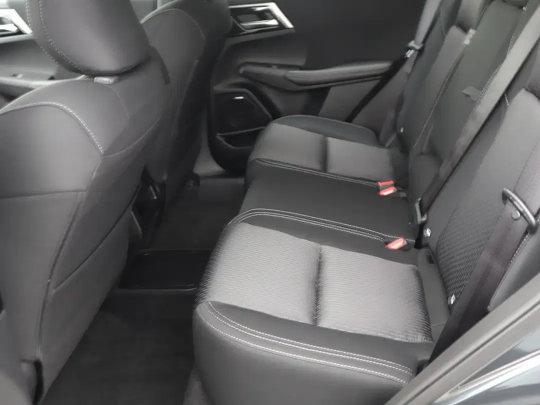 Mitsubishi Outlander - Thumbnail 14