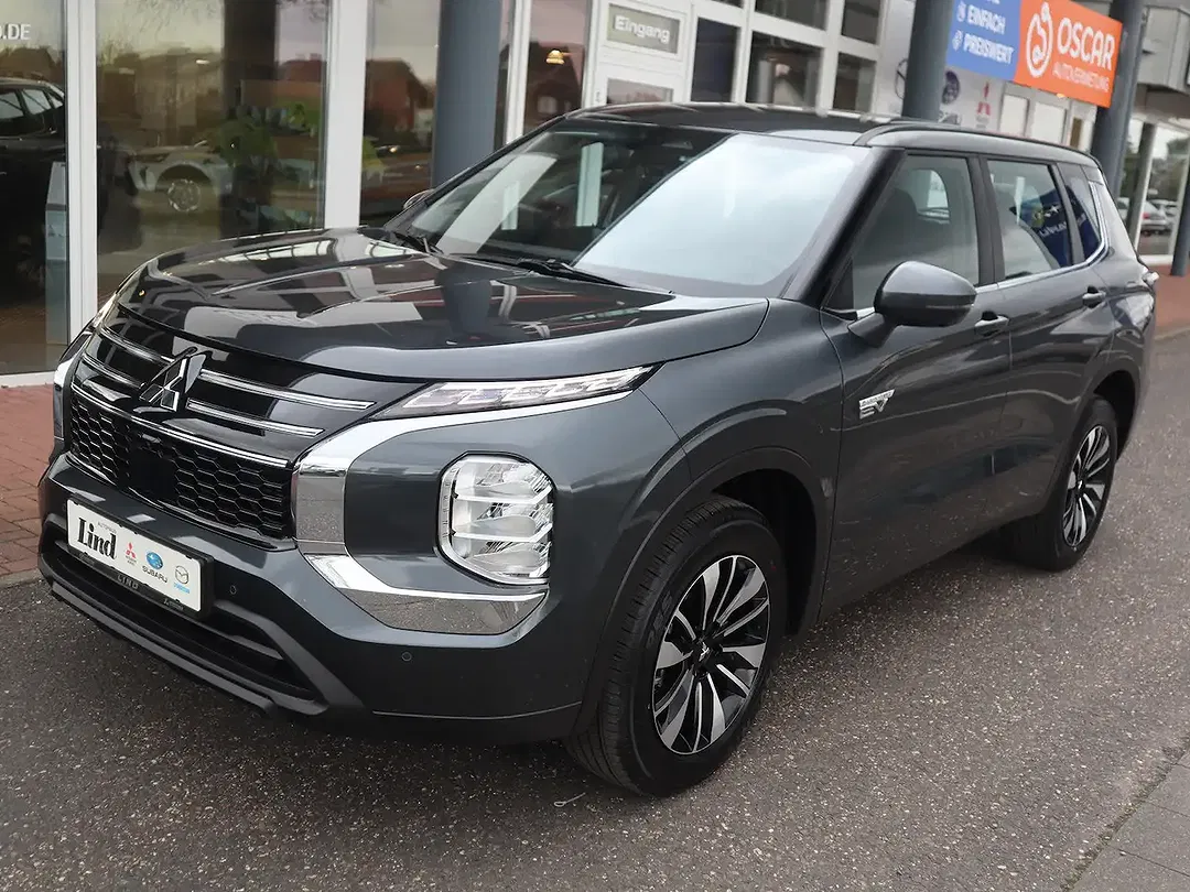 Mitsubishi Outlander - Thumbnail 2