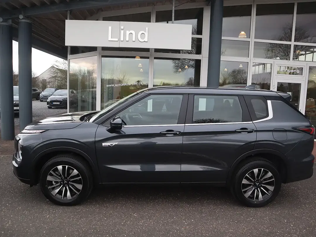 Mitsubishi Outlander - Thumbnail 5