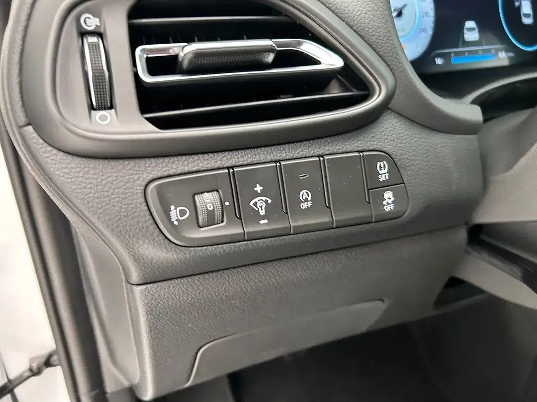 Hyundai i30 - Thumbnail 15