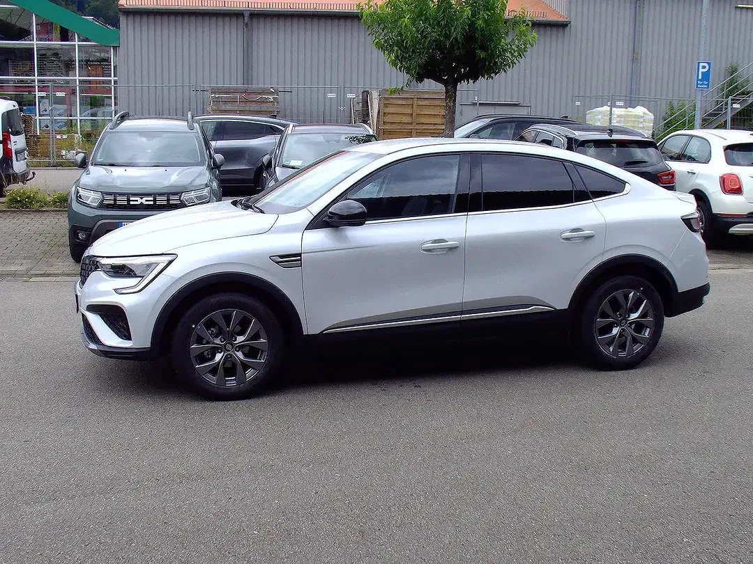 Renault Arkana - Thumbnail 2