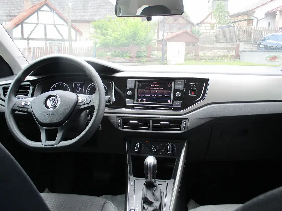 Volkswagen Polo - Thumbnail 8