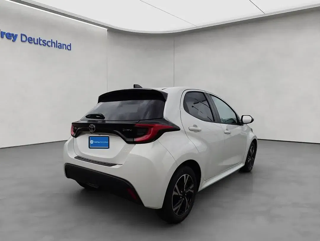 Toyota Yaris - Thumbnail 5