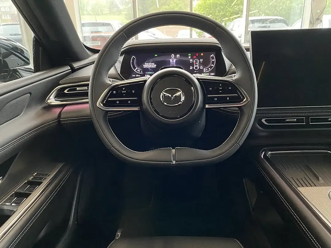 Mazda 6e - Thumbnail 3