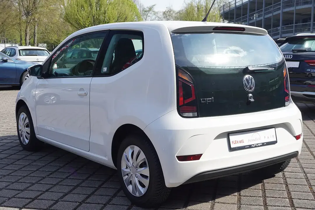 Volkswagen up! - Thumbnail 2