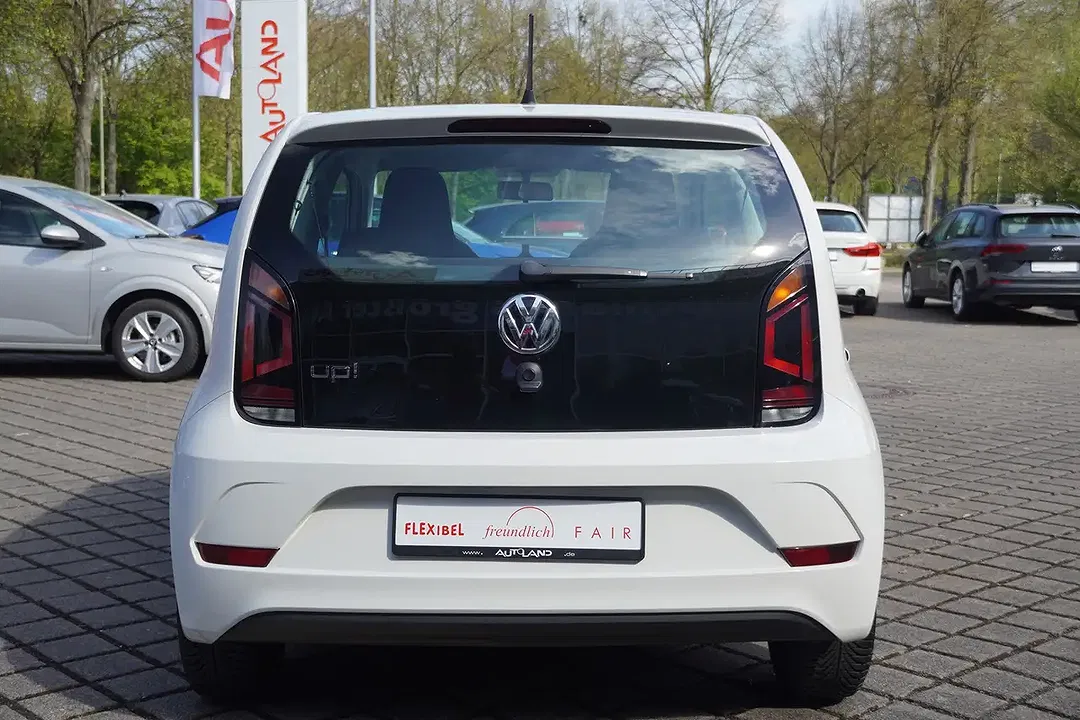 Volkswagen up! - Thumbnail 3