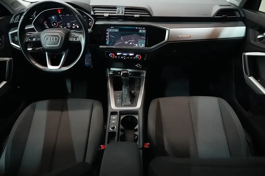 Audi Q3 - Thumbnail 3