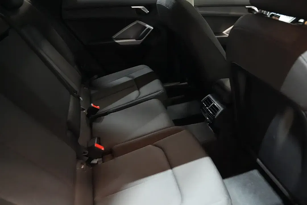 Audi Q3 - Thumbnail 7