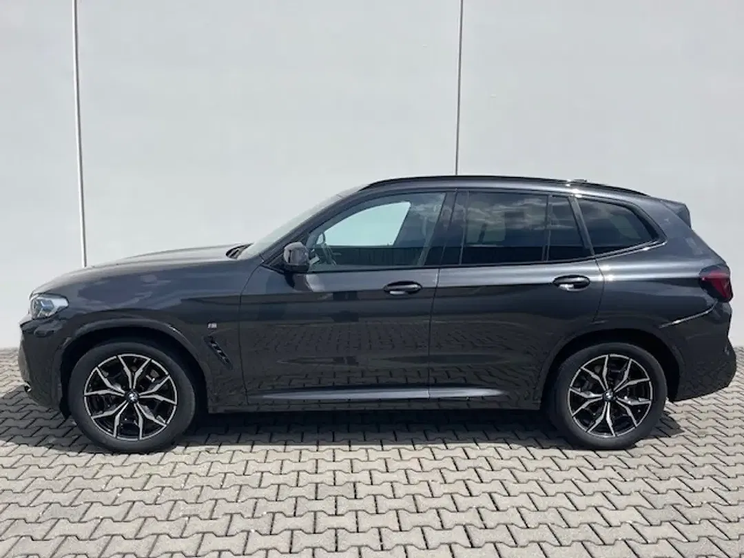 BMW X3 - Thumbnail 3