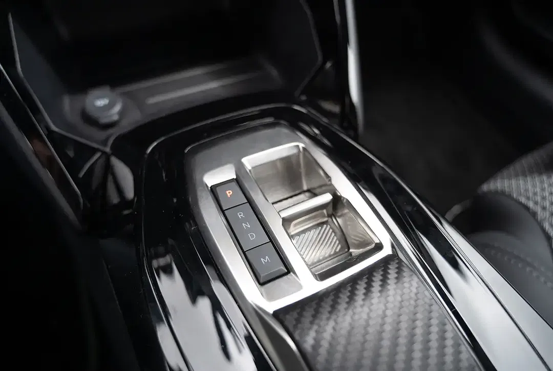 Peugeot 208 - Thumbnail 8