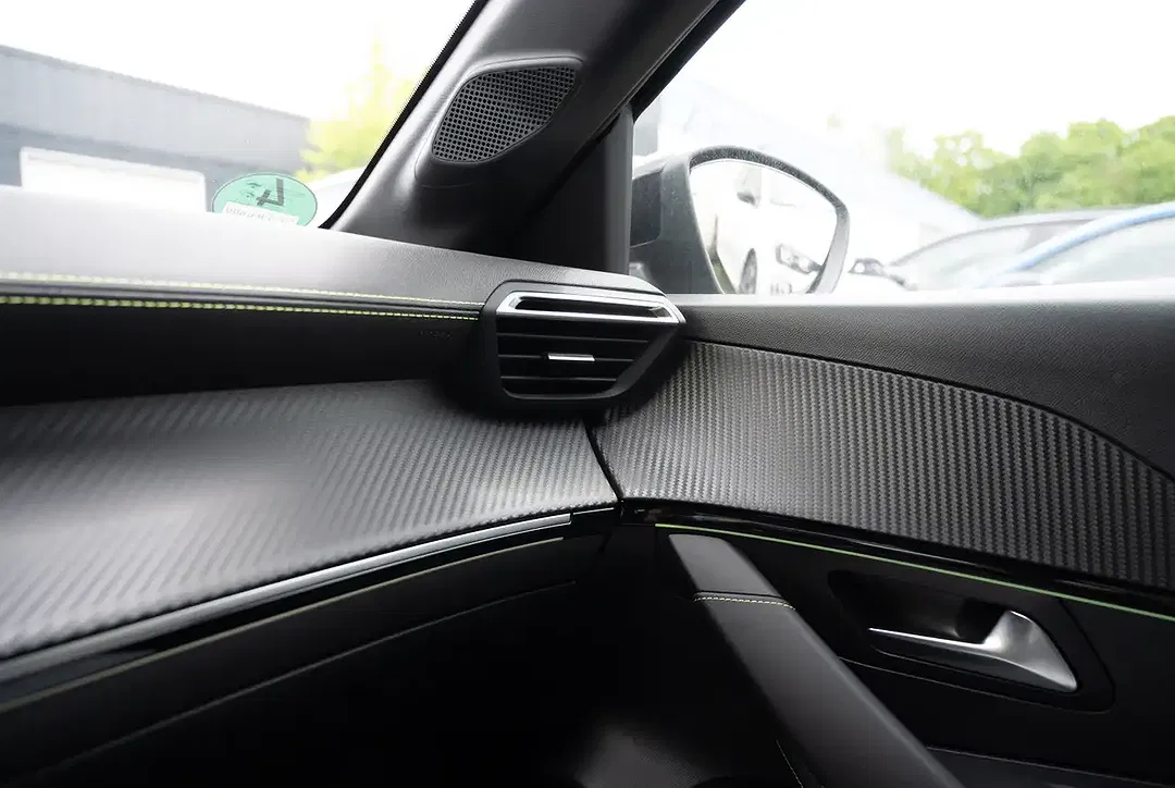 Peugeot 208 - Thumbnail 9