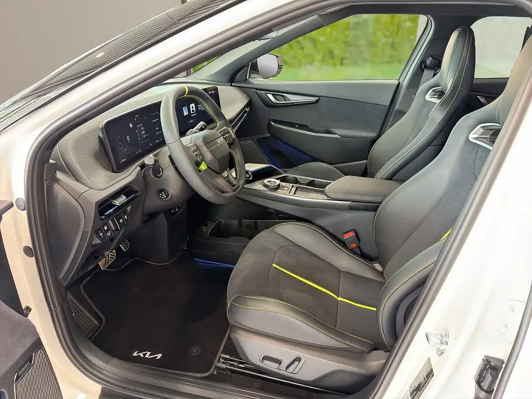 Kia EV6 - Thumbnail 10