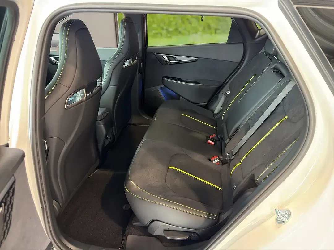 Kia EV6 - Thumbnail 11