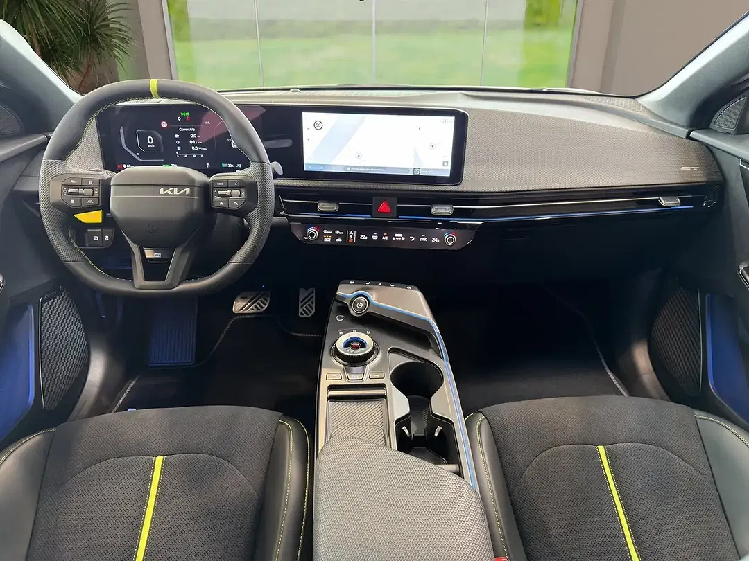 Kia EV6 - Thumbnail 12