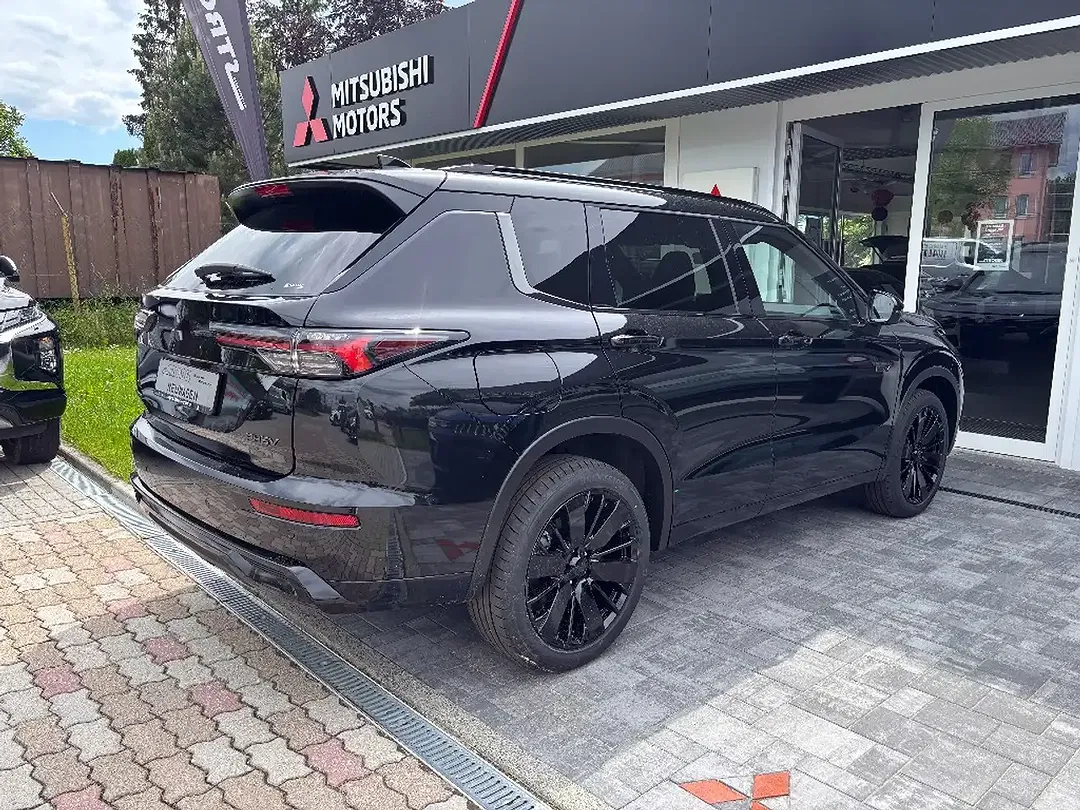 Mitsubishi Outlander - Thumbnail 12