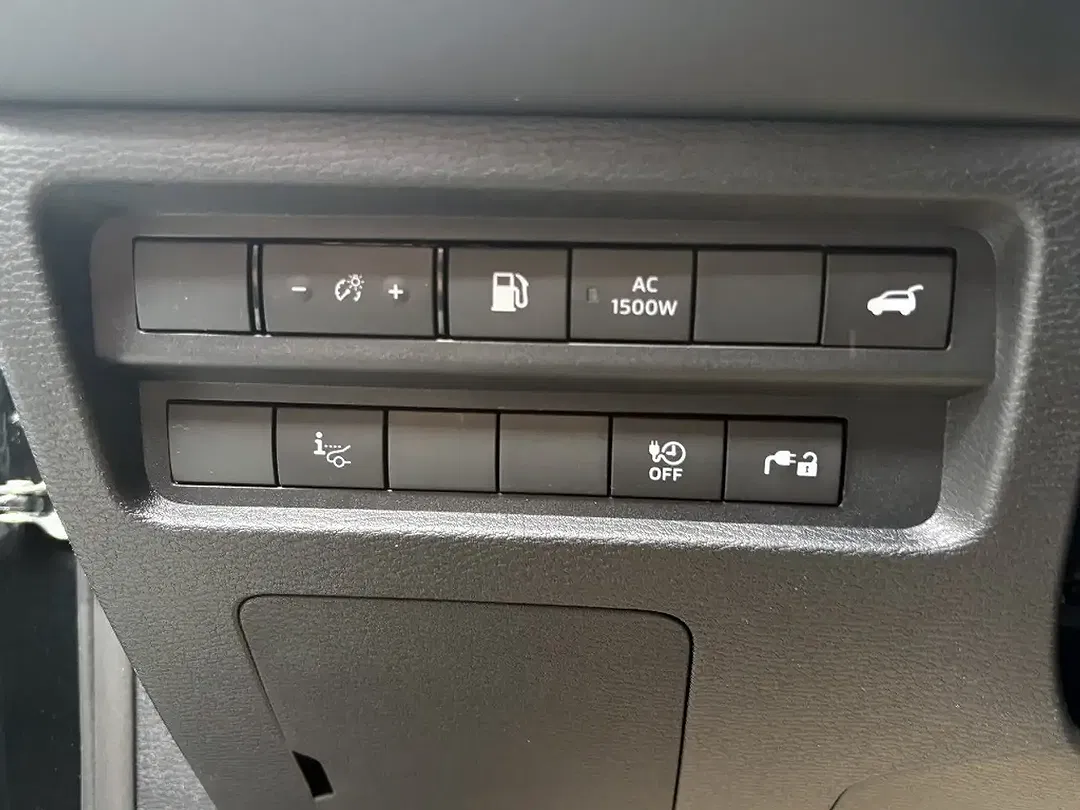 Mitsubishi Outlander - Thumbnail 5
