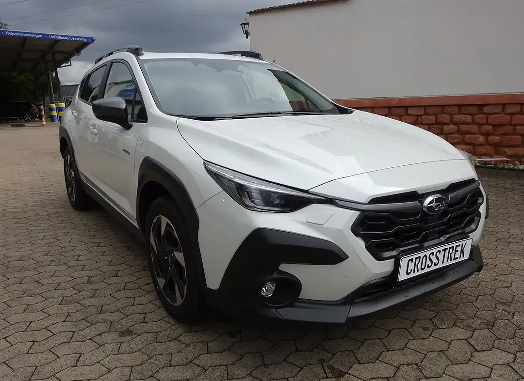 Subaru Crosstrek - Thumbnail 3