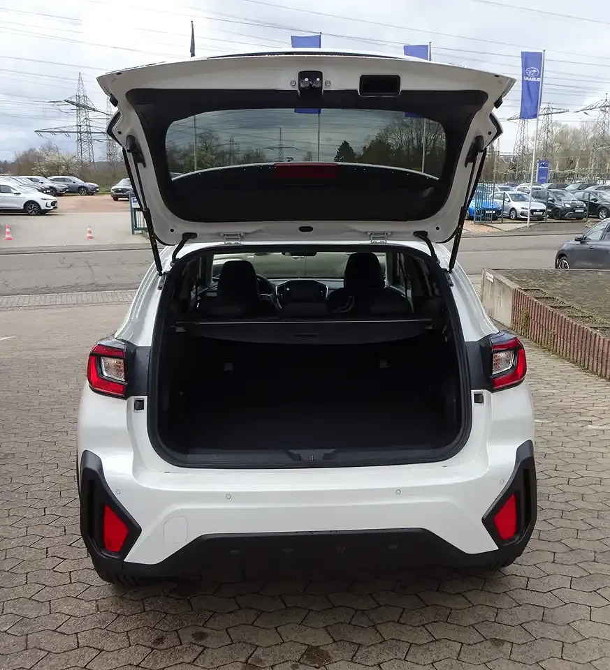 Subaru Crosstrek - Thumbnail 6