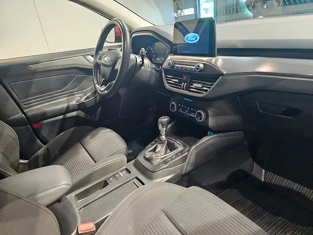 Ford Focus - Thumbnail 11