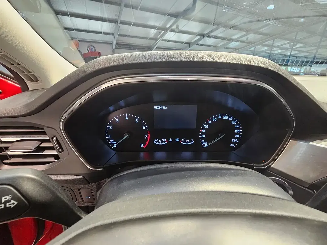 Ford Focus - Thumbnail 8