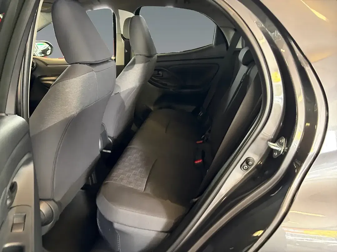 Toyota Yaris - Thumbnail 12